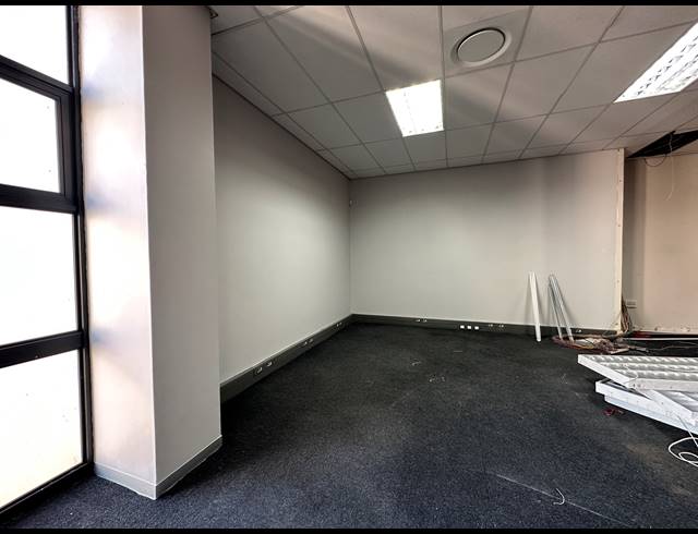 253M² OFFICE TO LET IN ECO PARK ESTATE